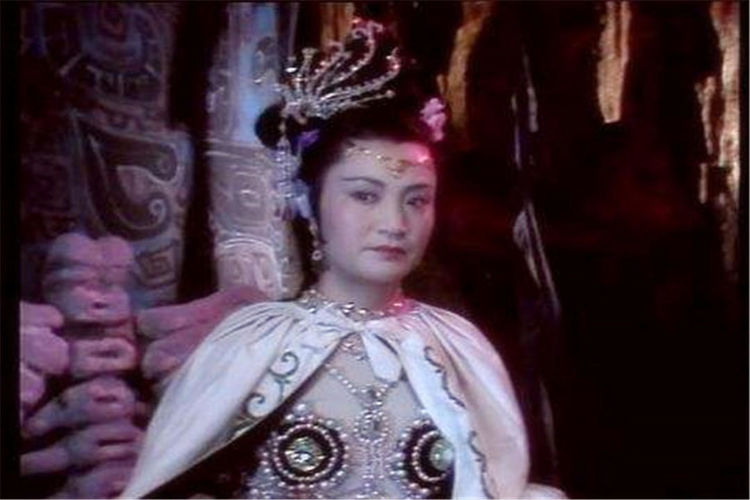 76岁"白骨精"近照曝光,一生只演一个角色,埋怨西游记导演30年
