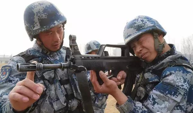 出有错, 那便是我们中国空降兵的脚!