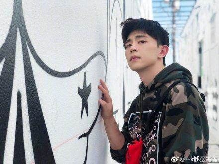 陈伟霆邓伦粉丝开撕?能协作上春早是缘分,出需要再争个是非