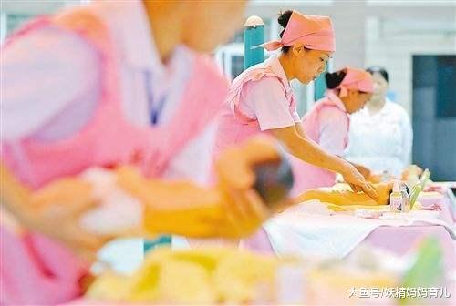 如何选一个合格月嫂？金牌月嫂or铁牌月嫂，4个问题让你辨真假