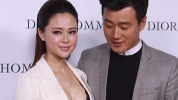 《奋斗》中的演员纷纷离婚，只剩下佟大为了，老婆是“自己的老师”根本“斗不过”