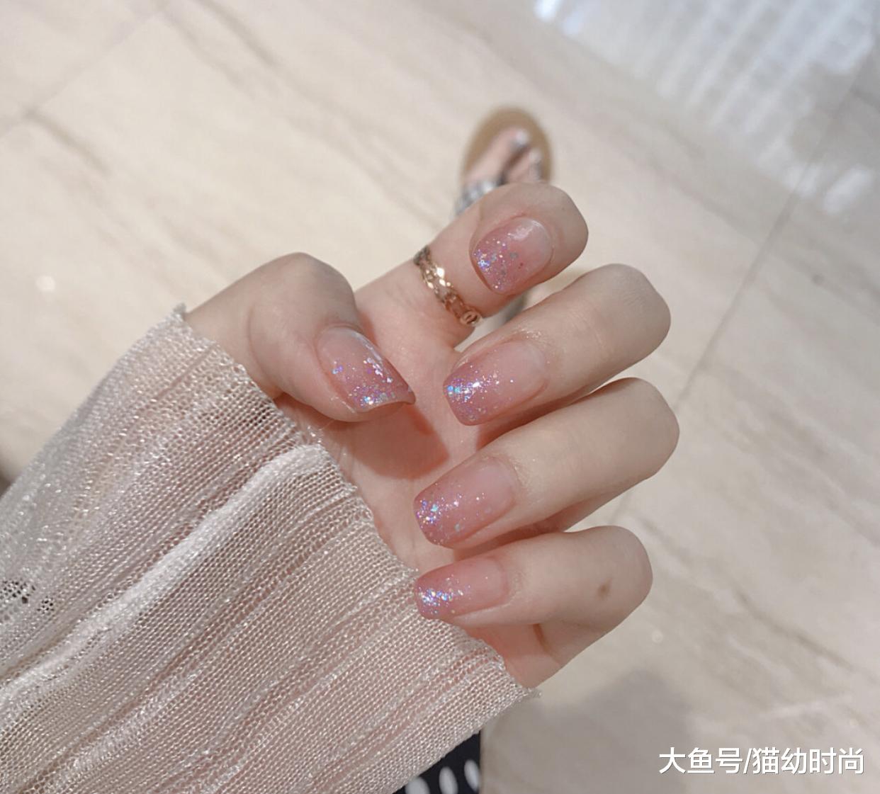 小仙女们的精致仙女风渐变美甲,浪漫的指尖太美妙啦!