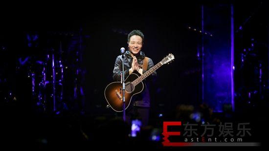 许巍新专《无尽毫光》尾唱会 许巍婉言: 我是世界上最幸运的人!