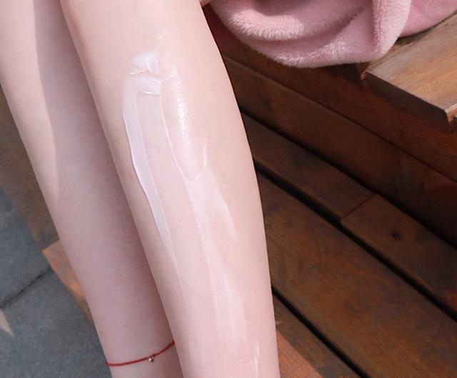 女人洗完澡后,身体乳先别急着擦,谨记这三点,教你养成
