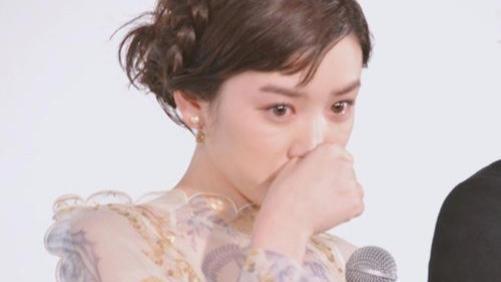 杨幂团队禁止杨幂出售二手衣服引发争议，难道自己的衣服没权利出售？