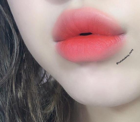 张韶涵拍戏中口红被曝光 却有着阿玛拉的实力 戚薇 我扔掉了迪奥 生活资讯 八戒游戏