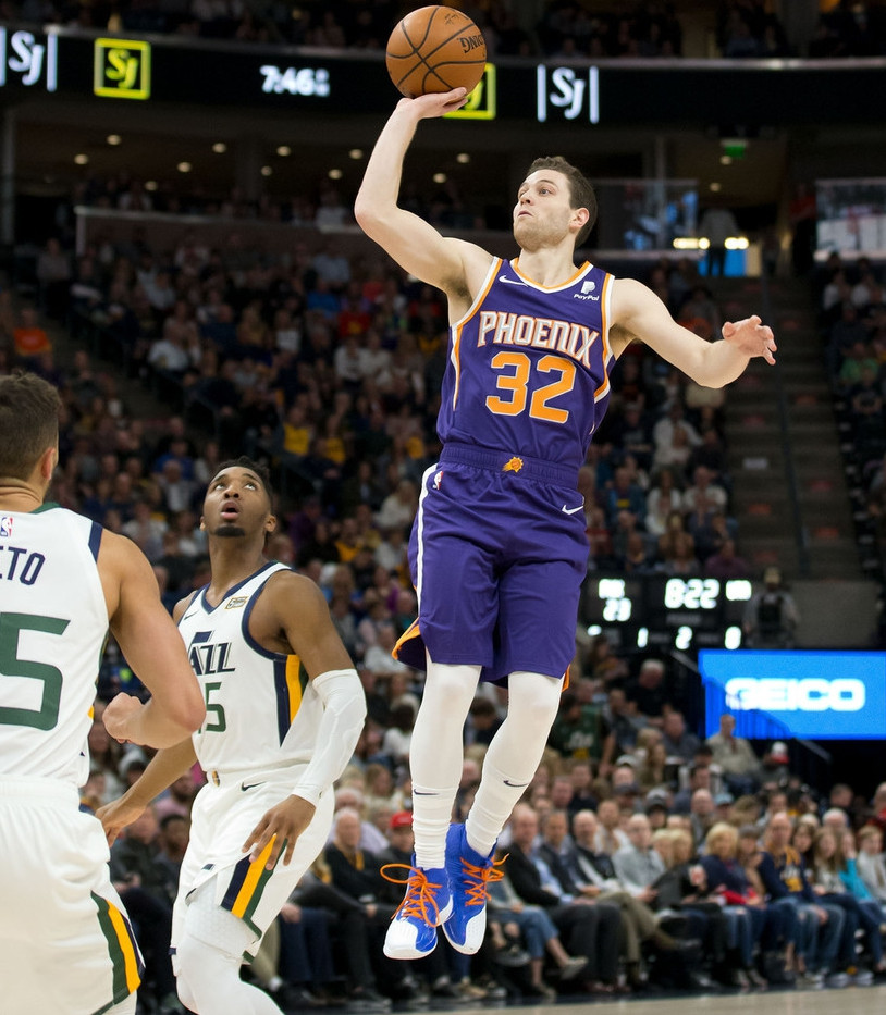 NBA常规赛太阳92-125惨