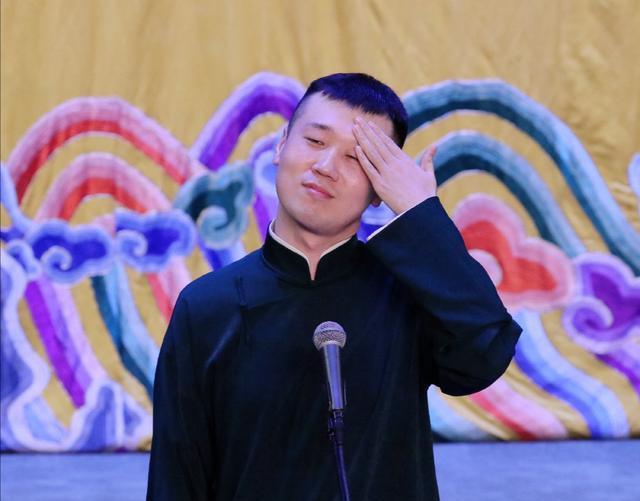 杨九郎空降三庆园,观众私信李九天好好休息,尽量多请假