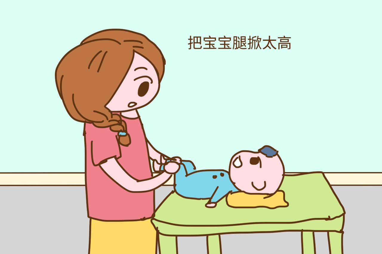 新手爸妈请注意:给宝宝换尿不湿时,这两种行为很伤娃