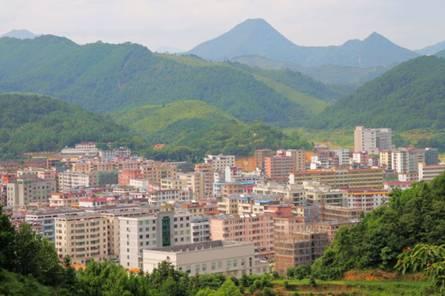 目前,连山壮族瑶族自治县总面积1265平方千米,下辖7个镇,户籍总人口