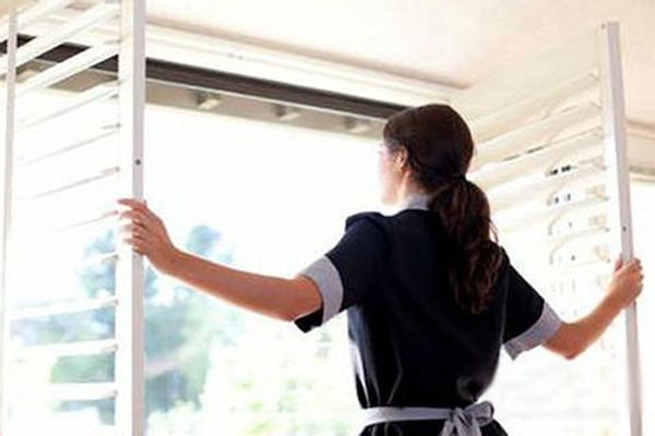 整天“拖地”, 地面还全是灰? 掌握这方法, 不用总是大扫除!