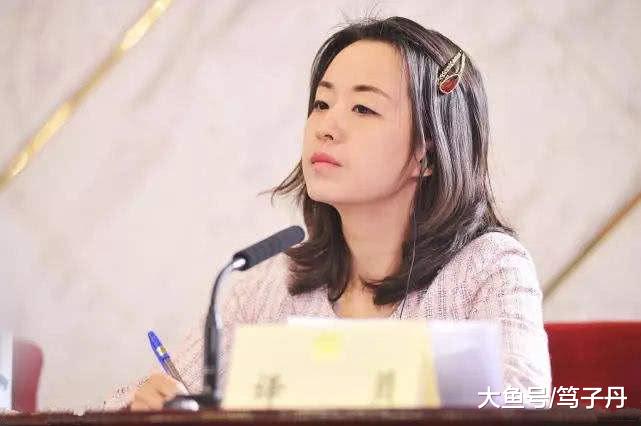 她是中国“女神级”翻译官,外交部的“冰山美人”,从没见她笑过- 生活资讯(早游戏)