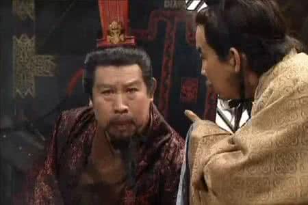张绣当时谋反曹操,不是因为他嫂嫂,是因为曹操要杀他?