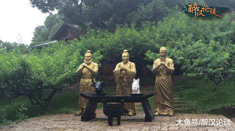 三国解稀局:关羽千里走单骑为什么要绕个年夜圈?罗年夜那么做的目标