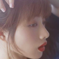 拉着彼此的双手