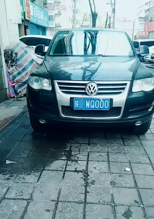 近百万大众途锐现陕西街头,本不会太留意,但车牌号是豹子号!