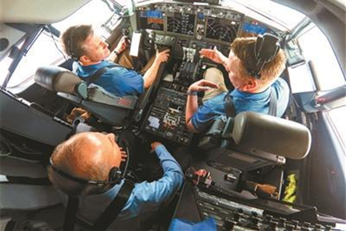 波音CEO这次彻底豁出去了，亲