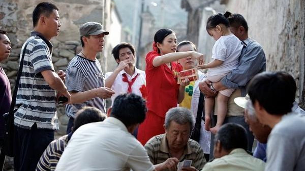 这是一部评分不高、众星云集的电影，道出了农村也有真爱存在