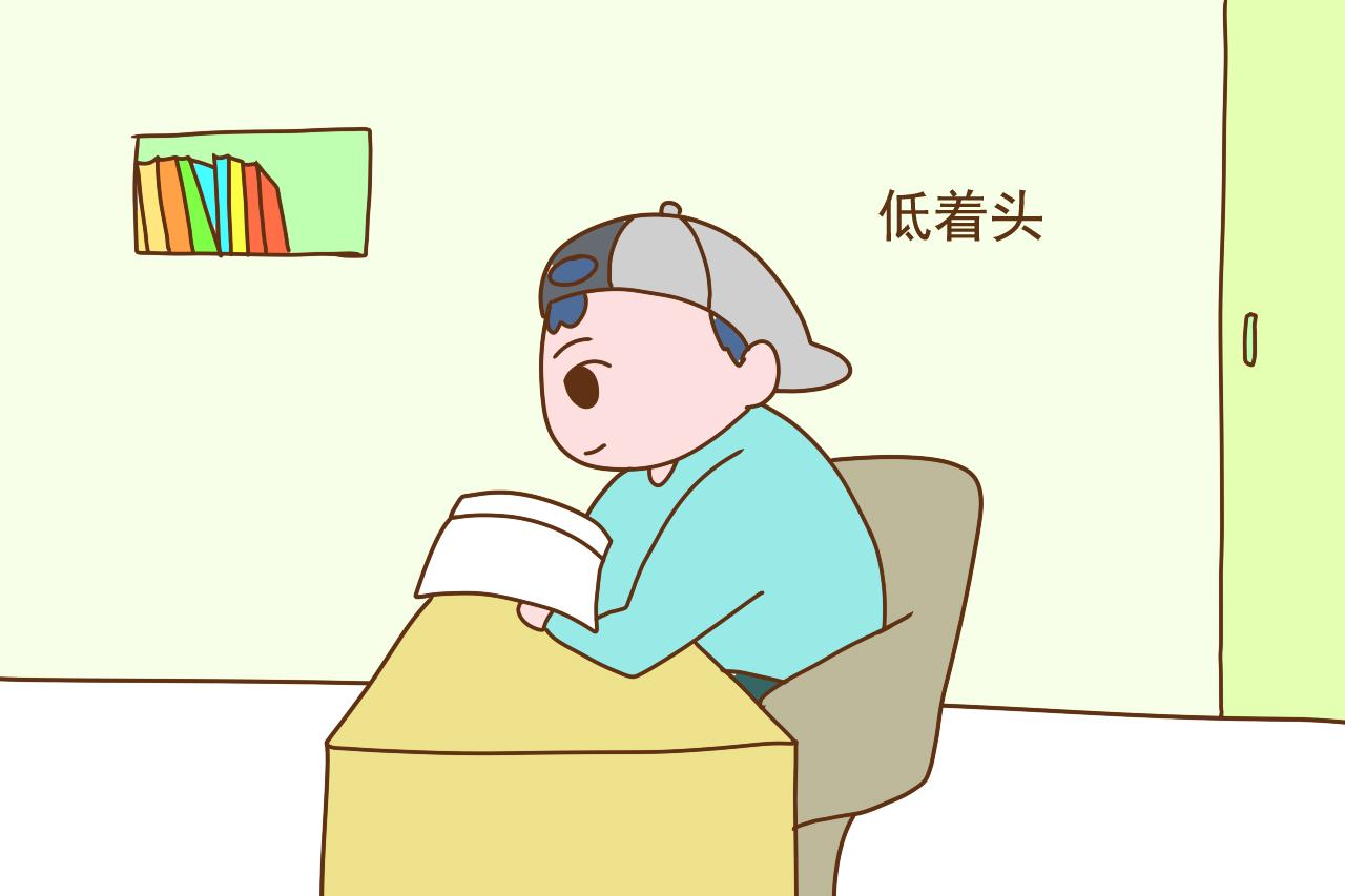 7岁前，父母这几种行为会伤害孩子脊柱，影响孩子长高