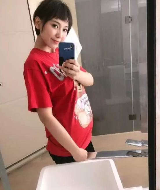 古力娜扎姐姐宣布怀孕,晒近照小腹隆起孕味浓,娜扎要当小姨了
