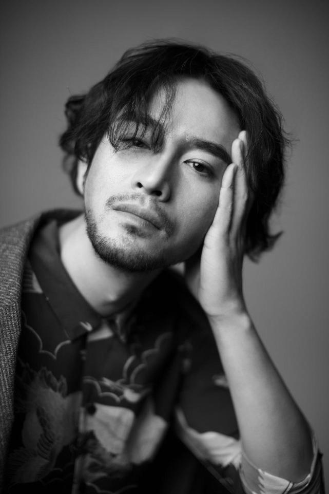 一位"大叔型"男演员,很有男人味的张晓晨,你喜欢吗?