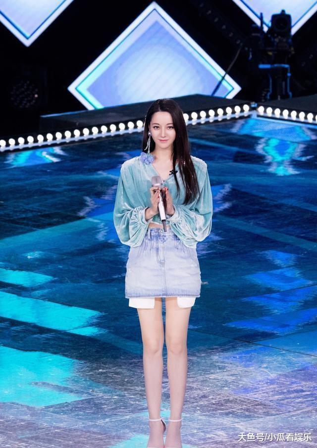 创造营2019开播迪丽热巴站c位大长腿吸晴高龄选手参加