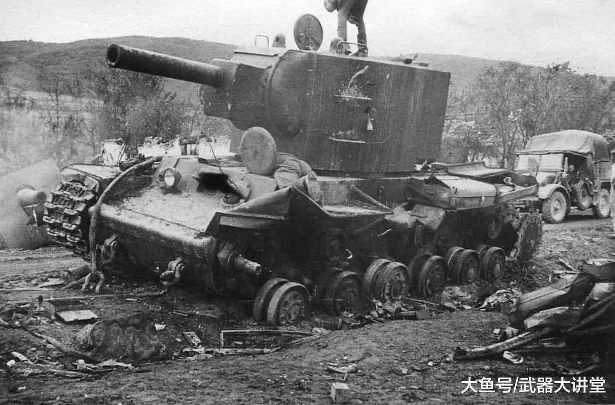 二战苏联钢铁巨兽,重达53吨,绰号"巨人"的kv-2重型坦克