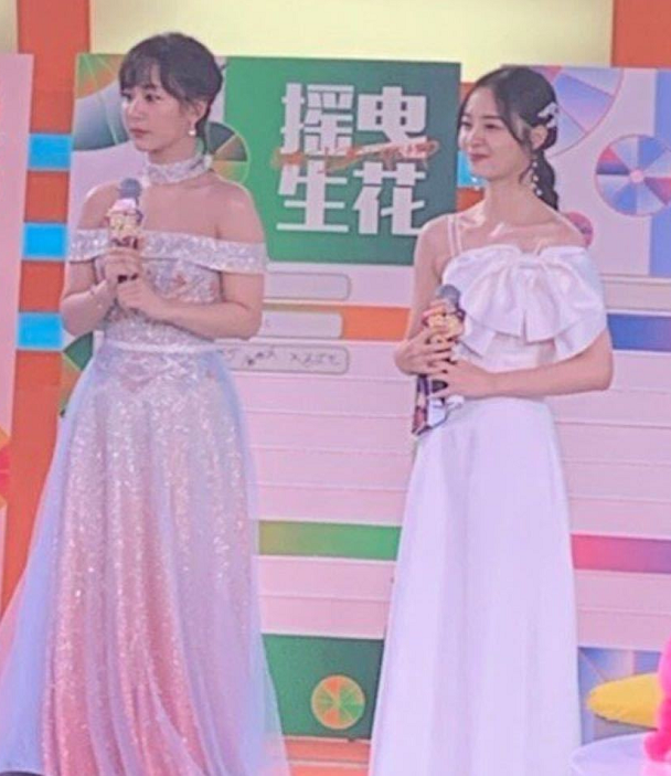 跨年晚会不让开滤镜,原相机下杨紫脸太僵硬,真实颜值让人失恋了