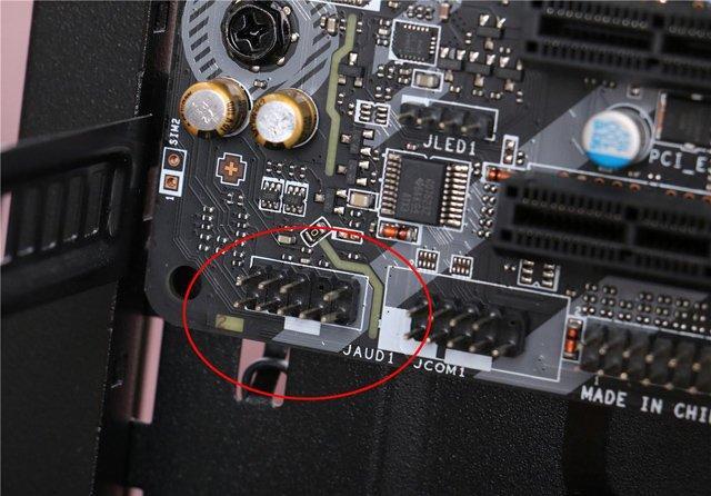 机箱前置音频线接那个接口啊_主板前置音频接口定义_主板前置音频接口接法