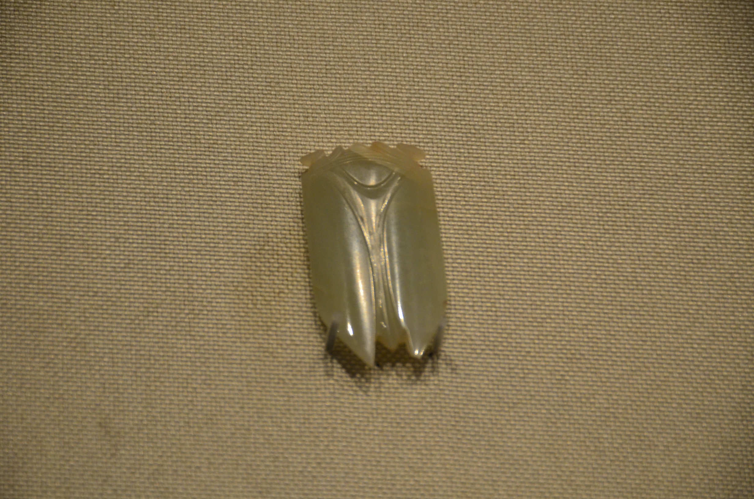 这是一个西汉的“蝉形玉唅”，是