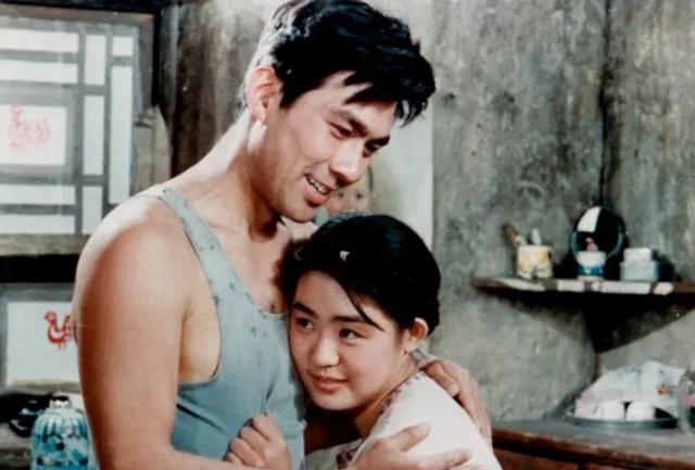 《牧马人》演员今何在?朱时茂丛珊27年重聚,小配角成著名主持人