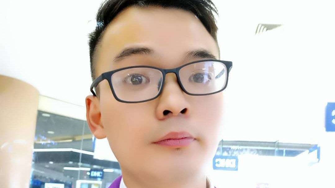 歌手陈吉，艺名“荆州山鸡哥。个人简历。