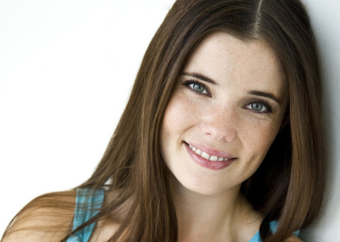 为什么外国女孩长雀斑,中国女孩只长痘痘呢?