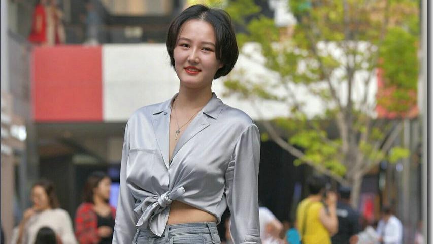 时尚美女街拍：忘记年龄，做最好的自己