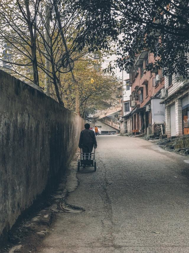 重庆平易近宿 | 相逢朝天门江景影院房
