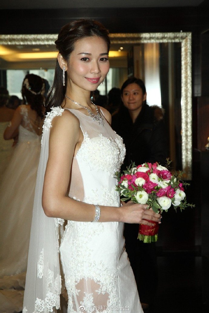 35岁杨秀惠秘婚做阔太:年初在外地已完成结婚!