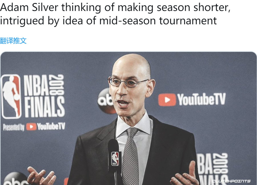 在季后赛前新闻发布会上，亚当萧