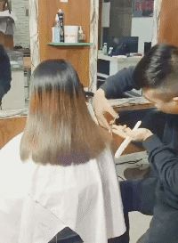 理发师你以前是干过裁缝吧?