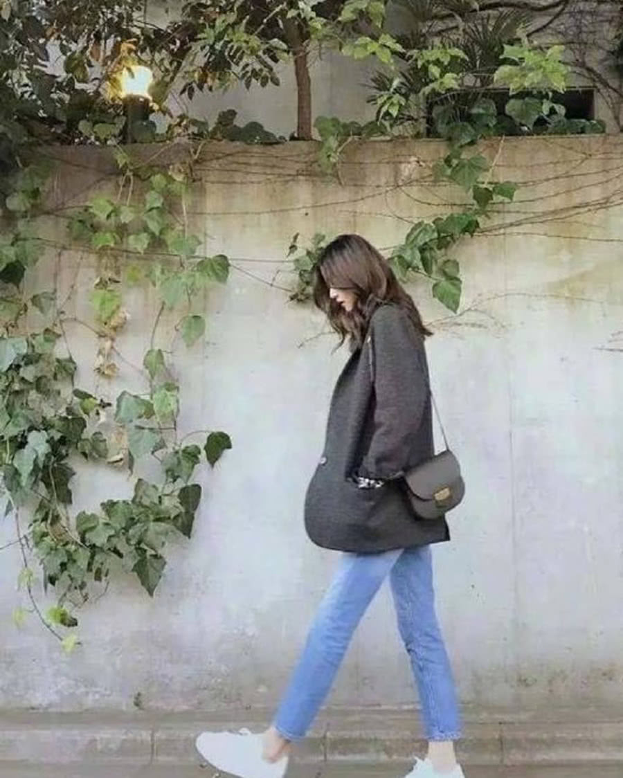 刘雯私服穿搭 直筒牛仔裤成必备单品 网友 大表姐怎样都好看 三农资讯 存满娱乐网