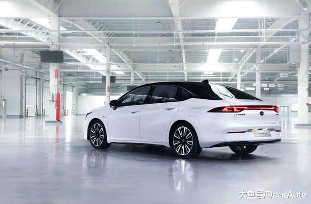 Model 3年夜贬价,但我的目光照样被那款车吸走了!