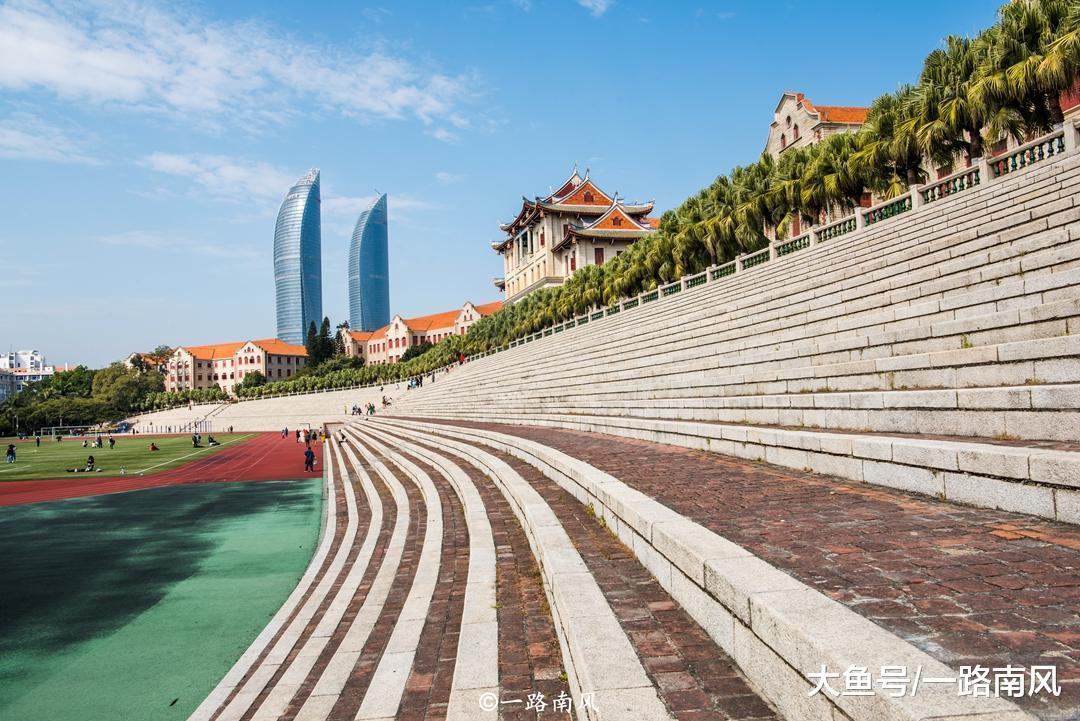 厦门大学成热门景点,校方无奈推出预约系统,速度慢进