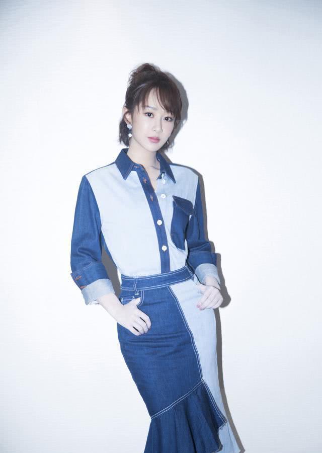 杨紫长发美翻天!大秀性感罕见美艳,更和斯文败类霸总李现配一脸