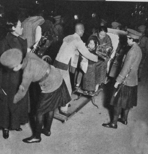 民国的女警察什么样 日本人偷拍了照片 图6是真实的汉奸女警察 动漫资讯 娱乐新闻网