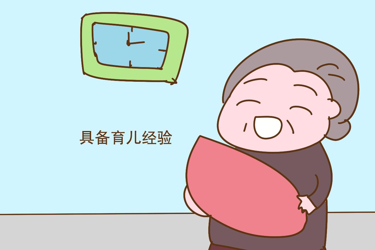 出产房后, 谁是第一个抱你家宝宝的人? 这个人比爸妈更合适