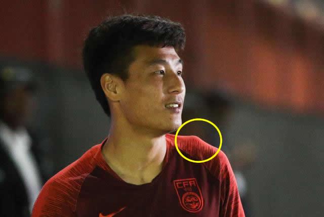 伤势严重？武磊带伤参加正常国足