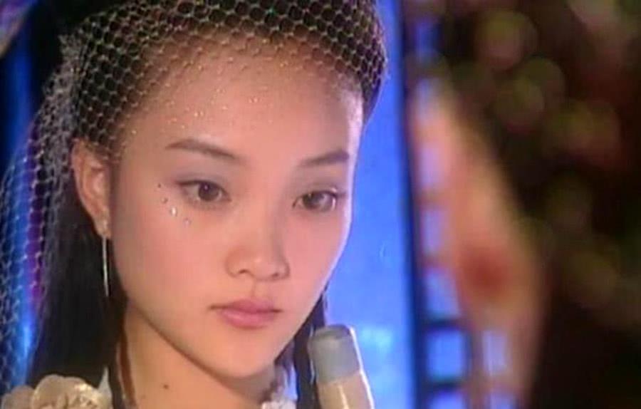 里面饰演了紫嫣,李小璐年轻的时候真的很好看,纯天然的颜值一点也不差
