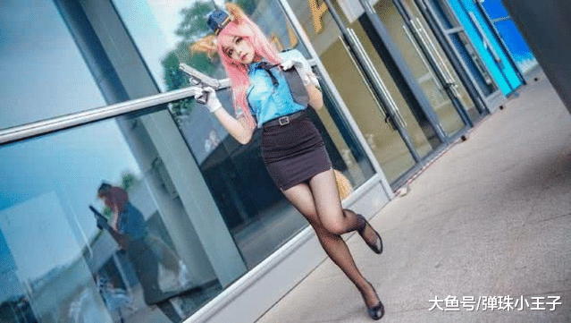 00后cos女警玉藻前 警官大人请把我带走 好严厉的警察姐姐 动漫资讯 八戒游戏