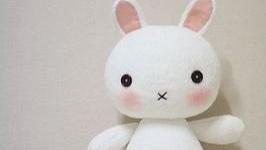 有些人像木马的两层，永远交错纠缠，却不会为彼此停留