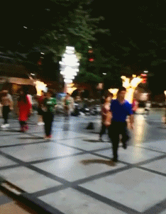 开心一刻:宿舍停了一晚上电,次日醒来看到昨晚敷的黑面膜