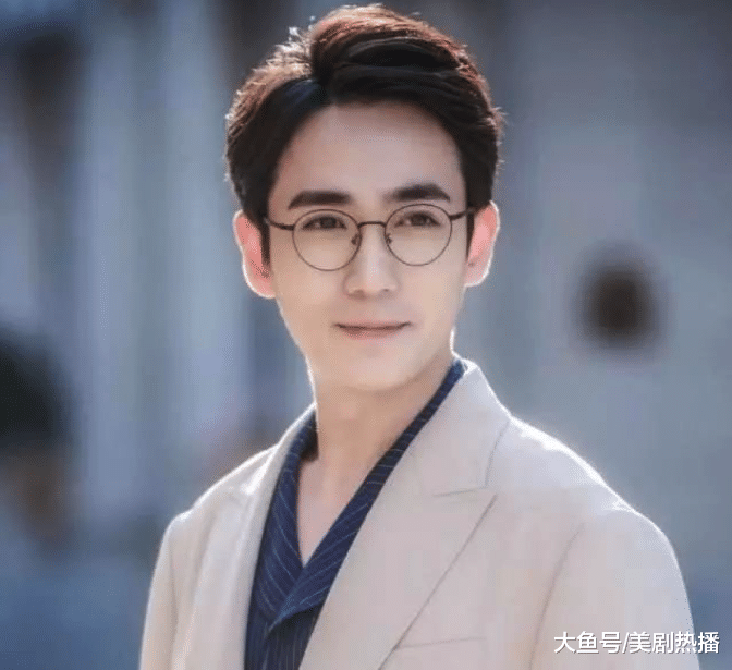 和赵丽颖粉丝互撕后, 因一句吐槽, 朱一龙粉丝和火箭少女又互撕起来
